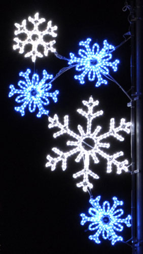 Snowflake Array Pole Decoration - Mixed Pure White and Blue