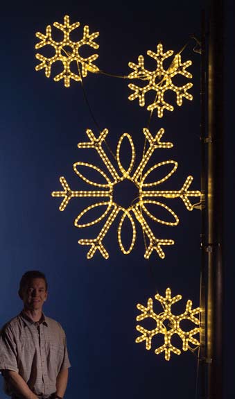Snowflake Cluster Pole Decoration in Warm White