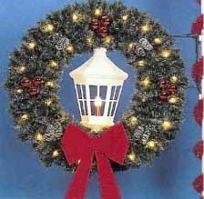 Pole Mount Deluxe Garland Wreath with White Deluxe Lantern